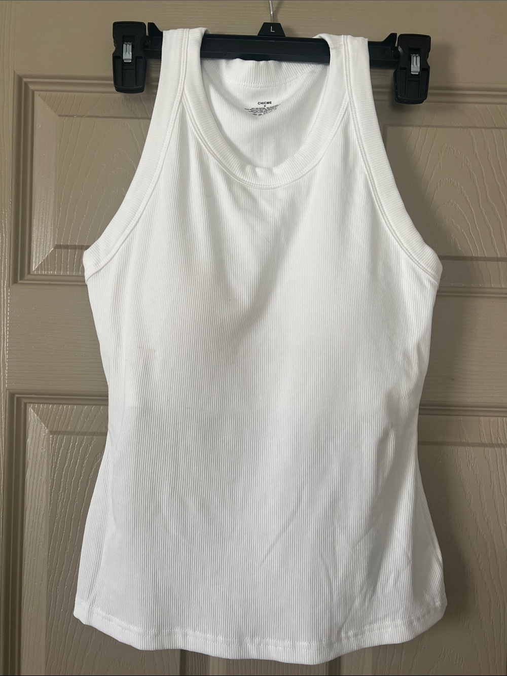 CHICME Brand Women's White Ribbed Scoop Tank built in bra. Size medium